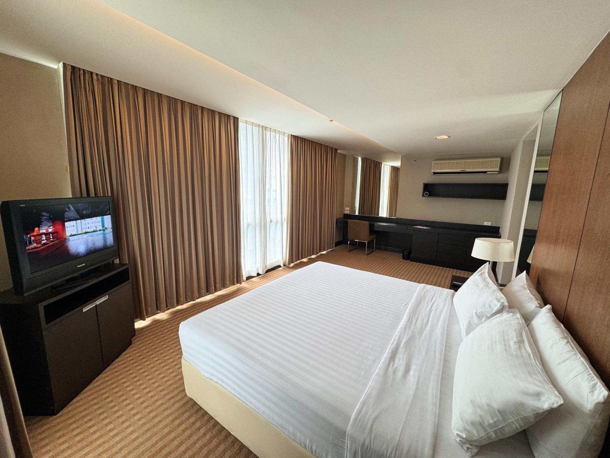 The Narathiwas Hotel & Residence Sathorn Μπανγκόκ Εξωτερικό φωτογραφία