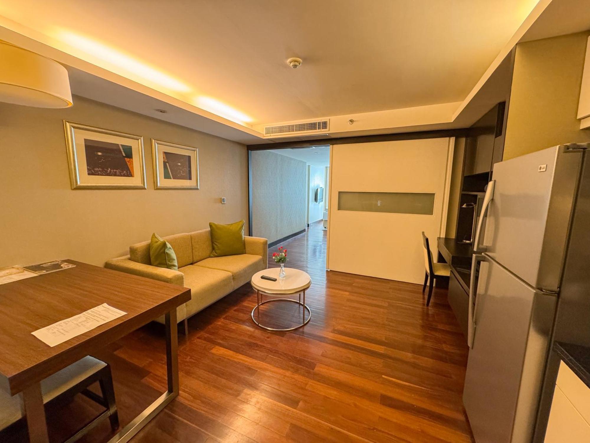 The Narathiwas Hotel & Residence Sathorn Μπανγκόκ Εξωτερικό φωτογραφία