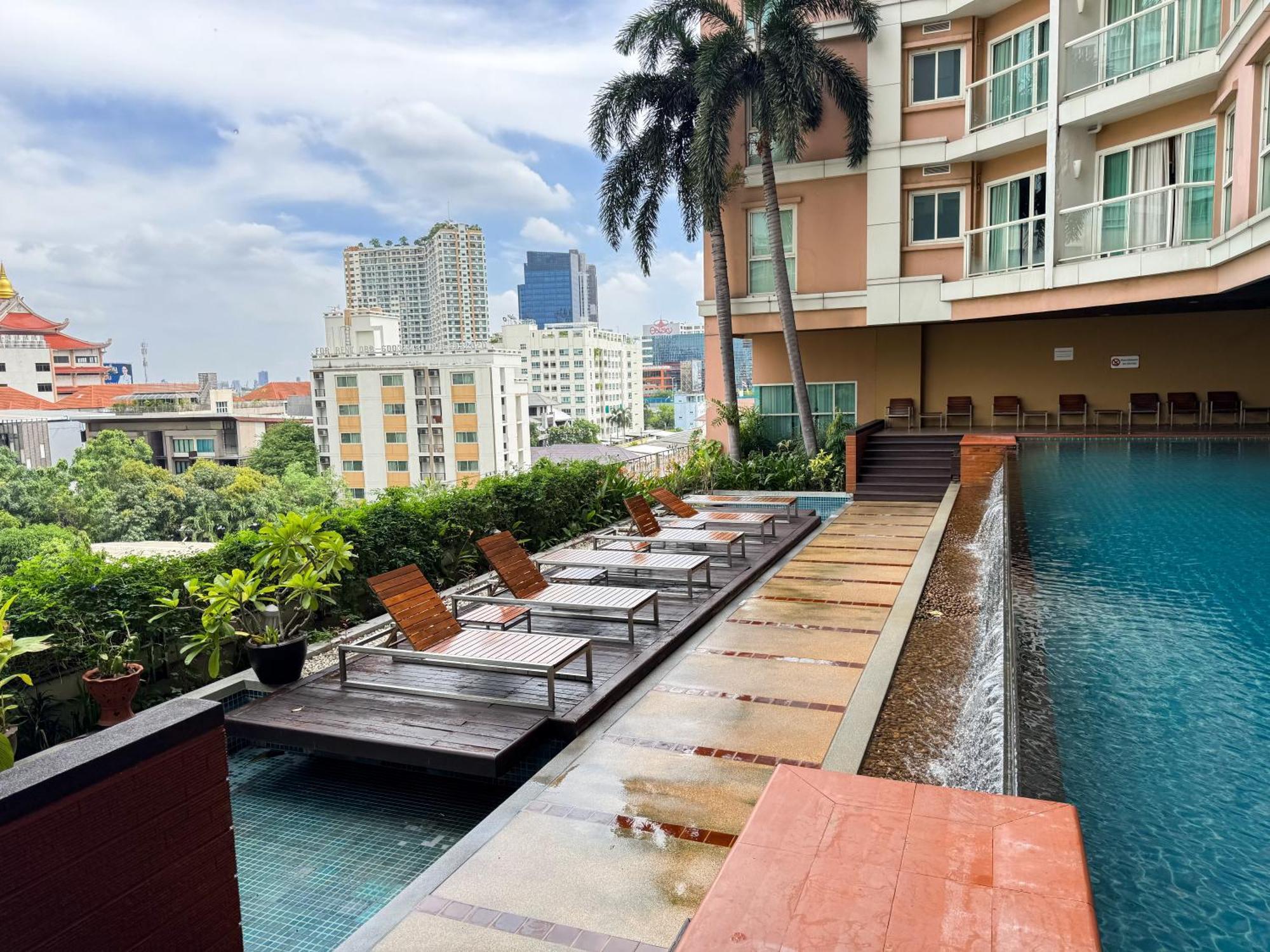 The Narathiwas Hotel & Residence Sathorn Μπανγκόκ Εξωτερικό φωτογραφία