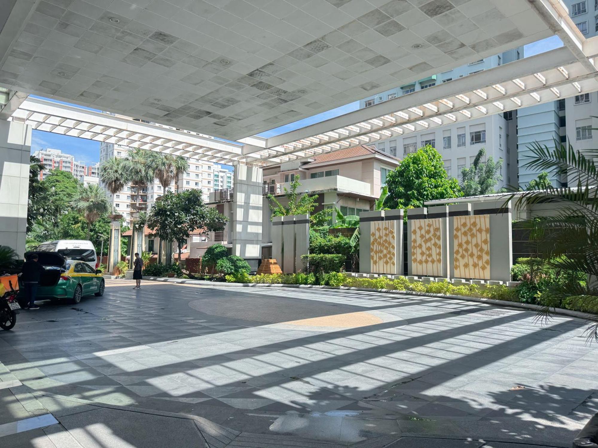 The Narathiwas Hotel & Residence Sathorn Μπανγκόκ Εξωτερικό φωτογραφία